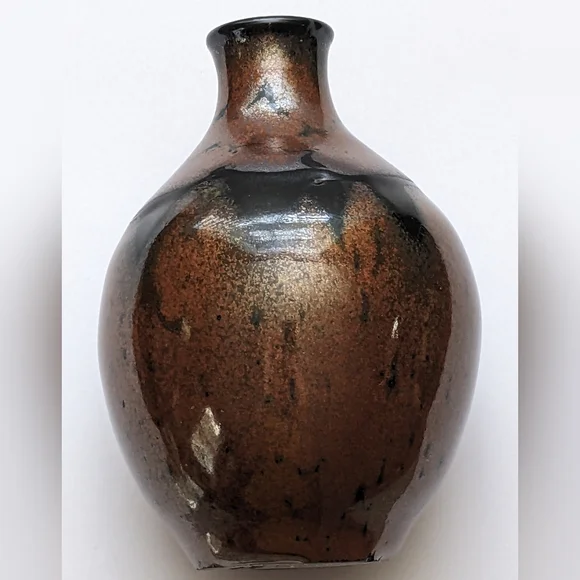 Studio Red & Black Stoneware Bud Base (Signed) - Picture 4 of 7